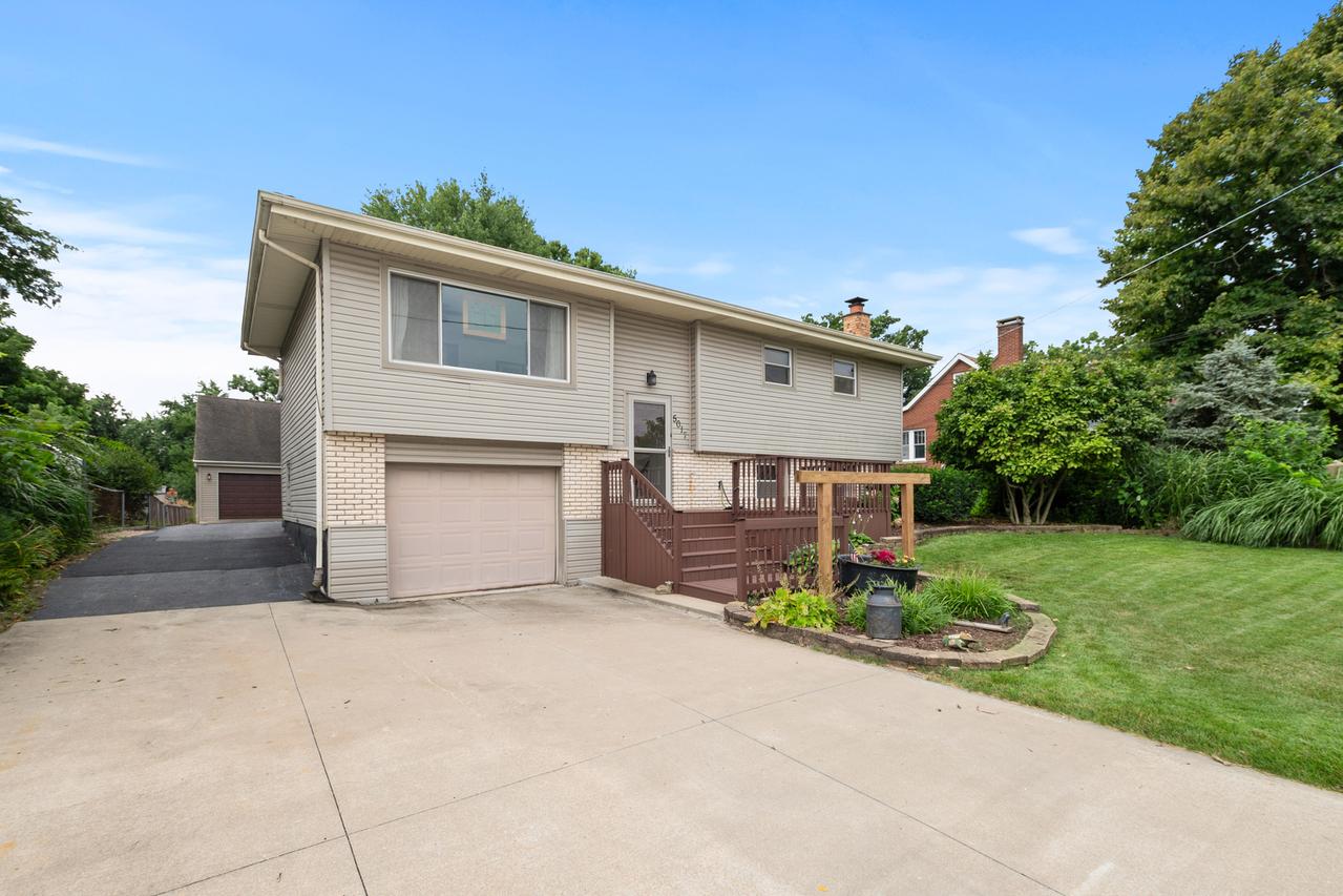 5017 155th St., Oak Forest, IL 60452