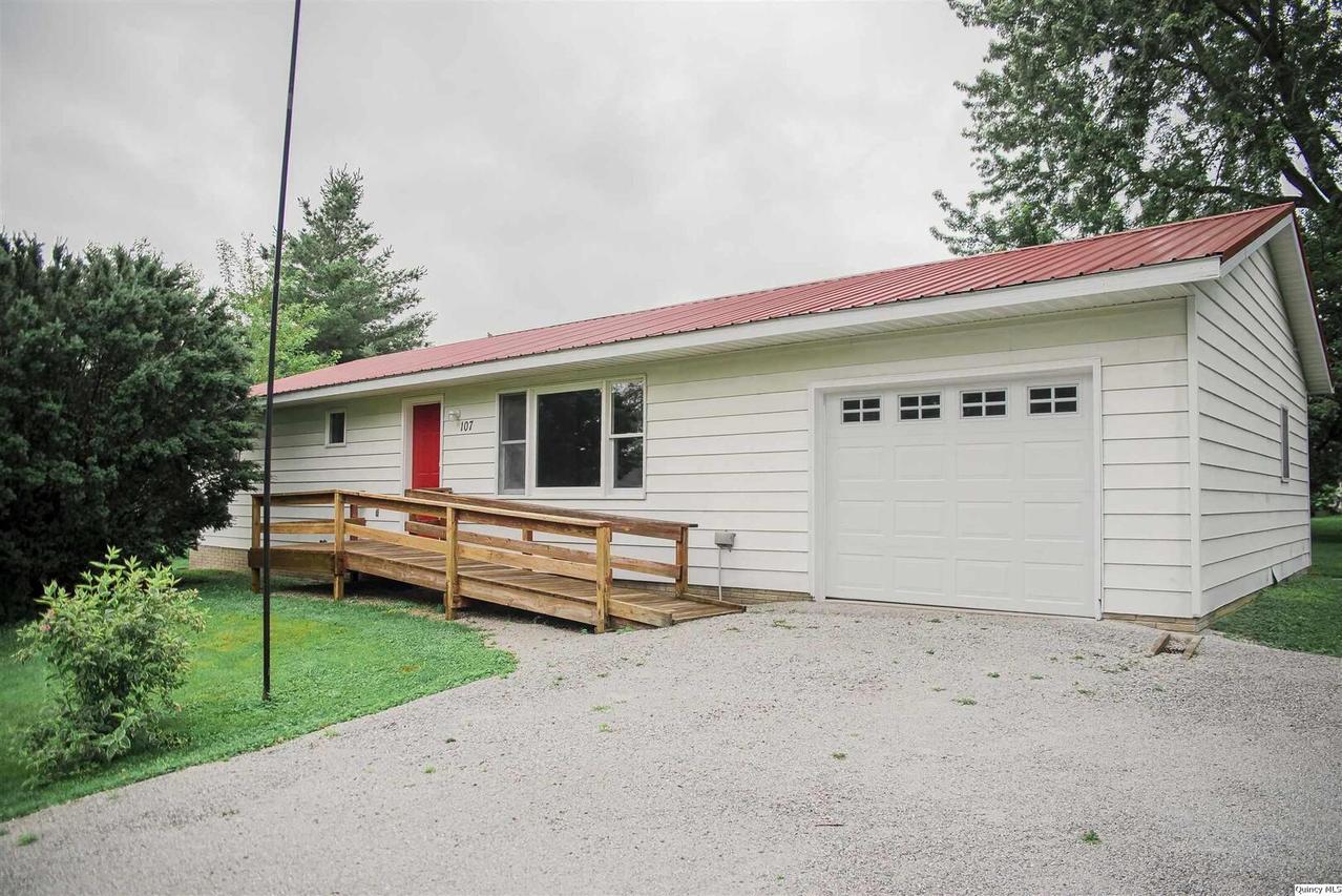 107 N First St., West Point, IL 62380