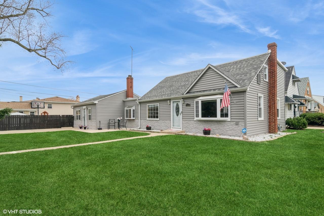 7336 W Argyle St., Harwood Heights, IL 60706