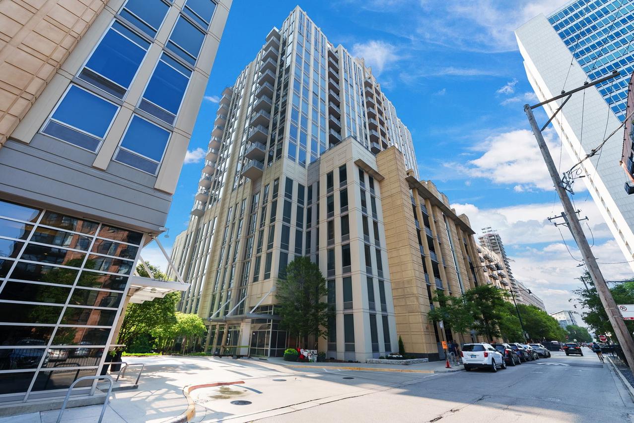 720 N Larrabee St. #604, Chicago, IL 60654