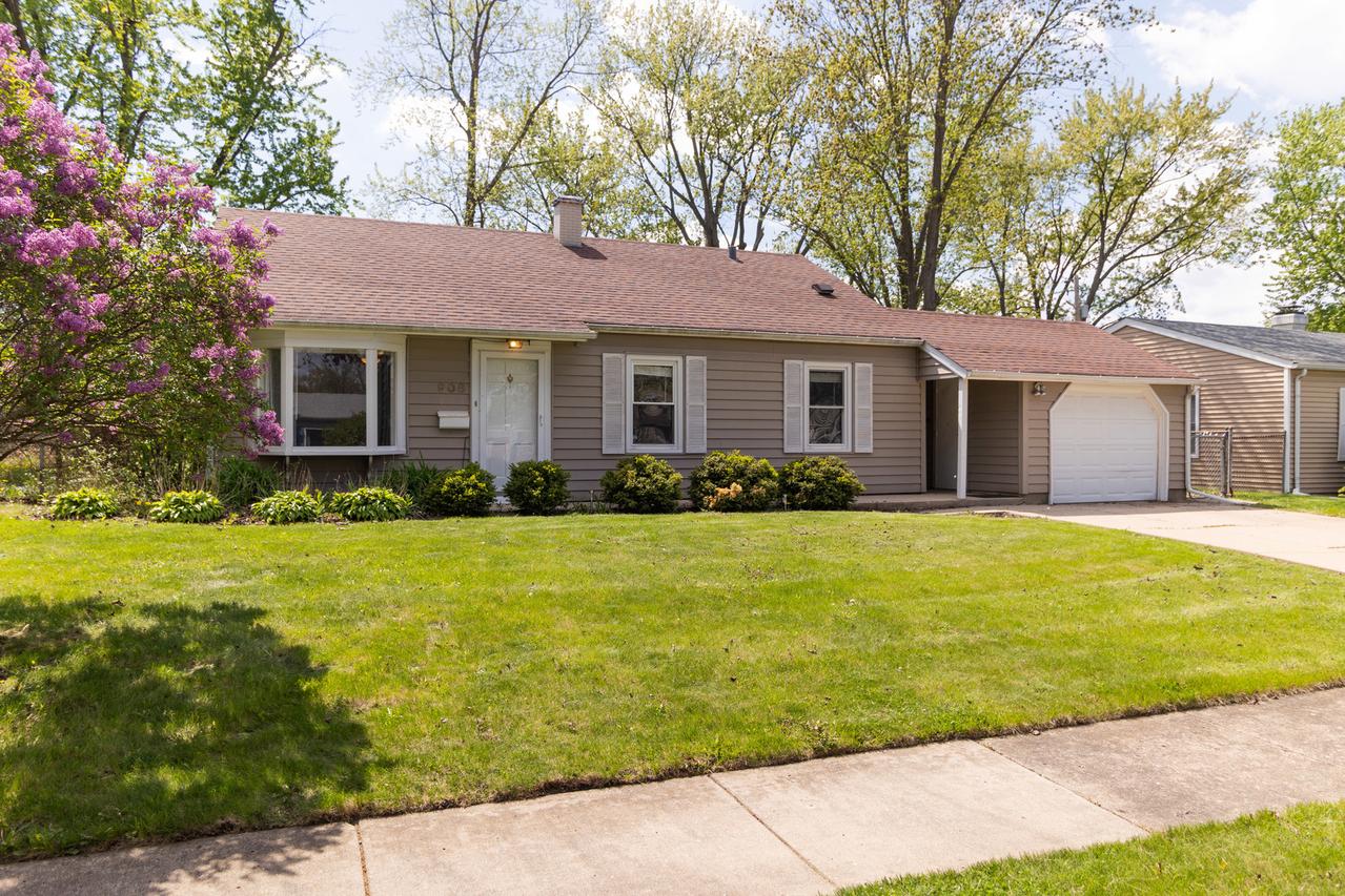 908 Mulberry Ln., Streamwood, IL 60107