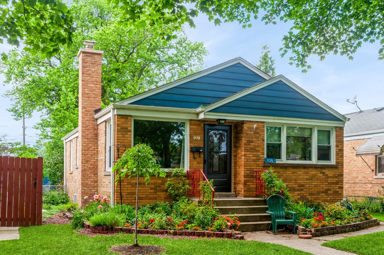 928 Grey Ave., Evanston, IL 60202