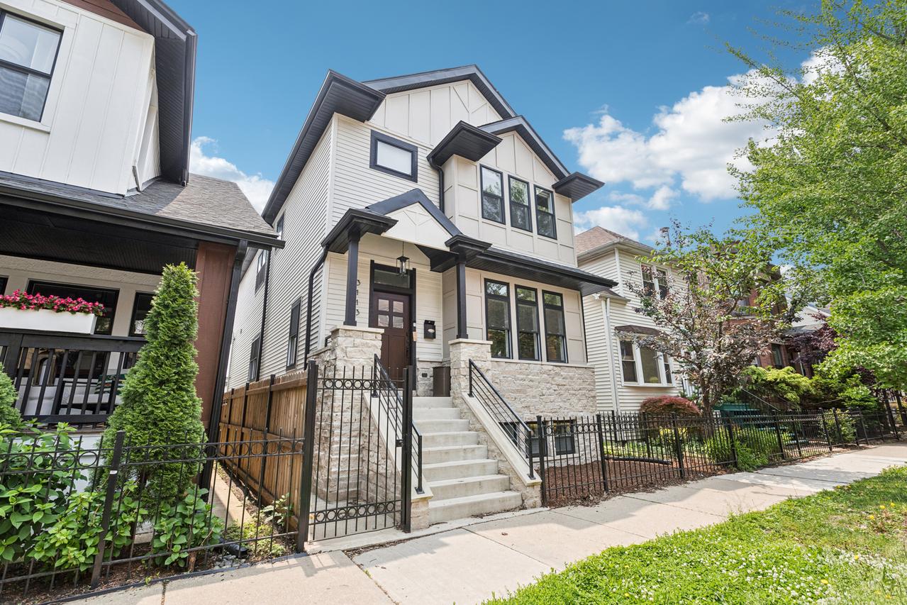 3113 W Leland Ave., Chicago, IL 60625