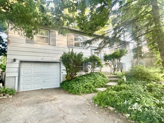 115 Walnut Dr., Streamwood, IL 60107