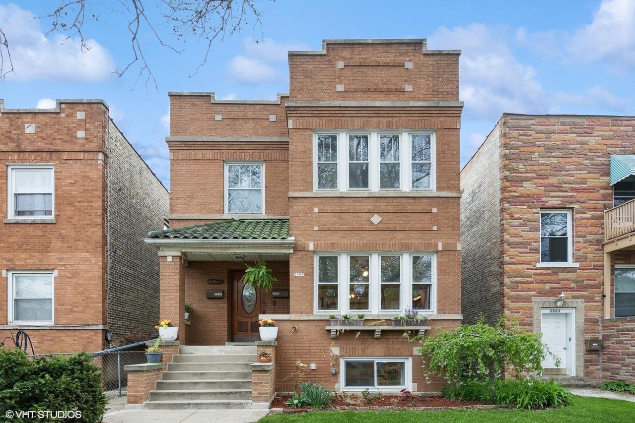 2957 N Harding Ave., Chicago, IL 60618