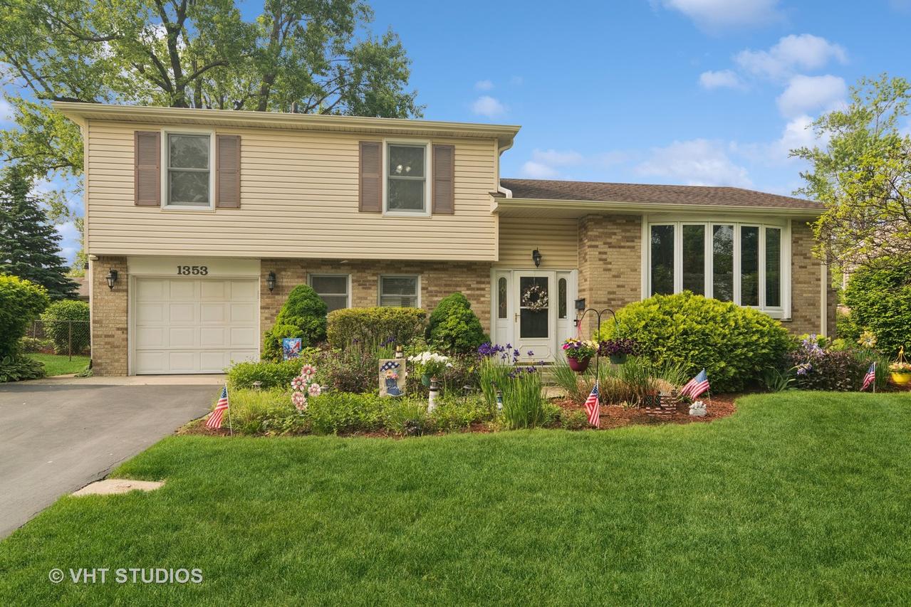 1353 E Joan Dr., Palatine, IL 60074