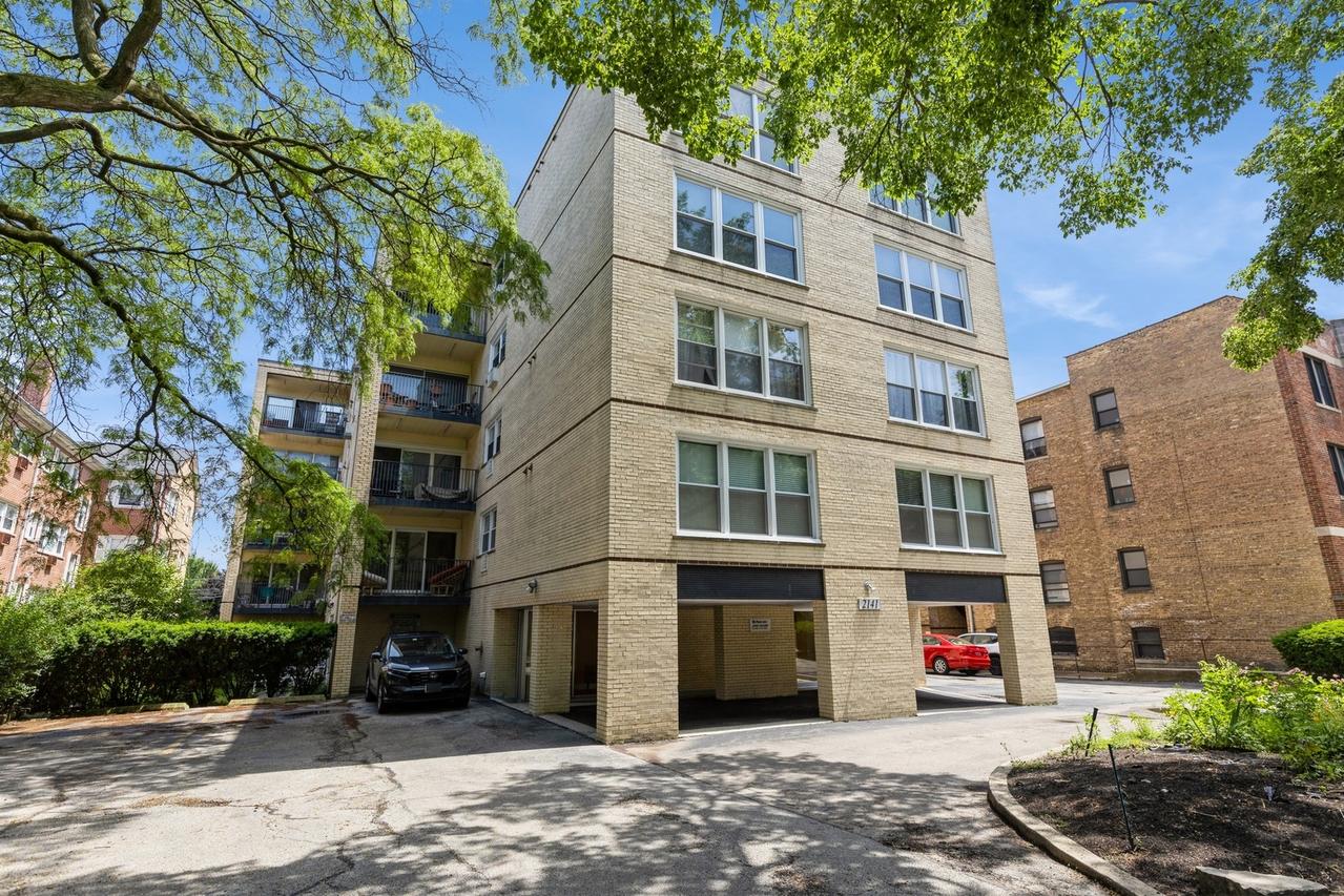 2141 Ridge Ave. #1B, Evanston, IL 60201