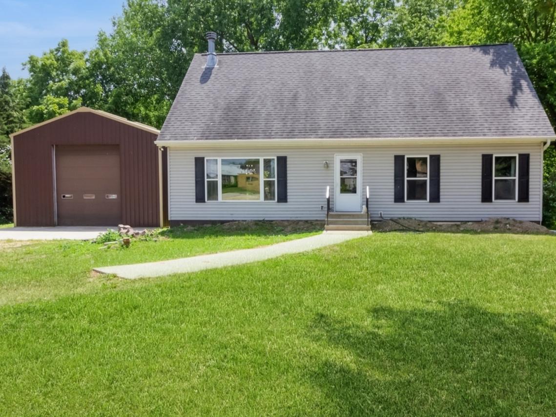 32597 Genoa Rd., Genoa, IL 60135