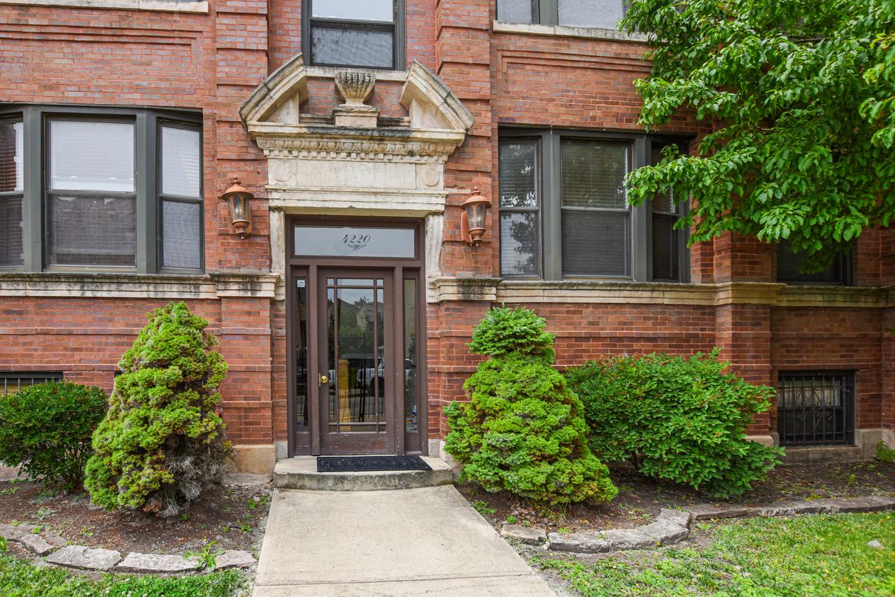 4220 S Champlain Ave. #2N, Chicago, IL 60653
