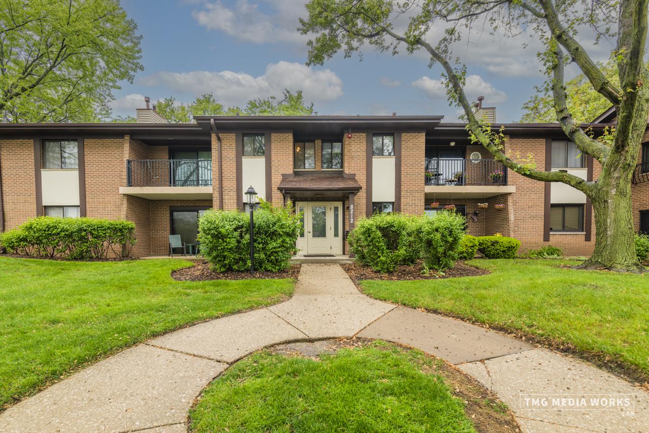 8212 Anchor Dr. #501, Woodridge, IL 60517