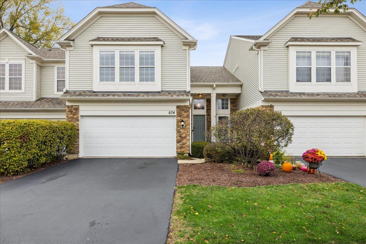 674 Pointe Dr., Crystal Lake, IL 60014