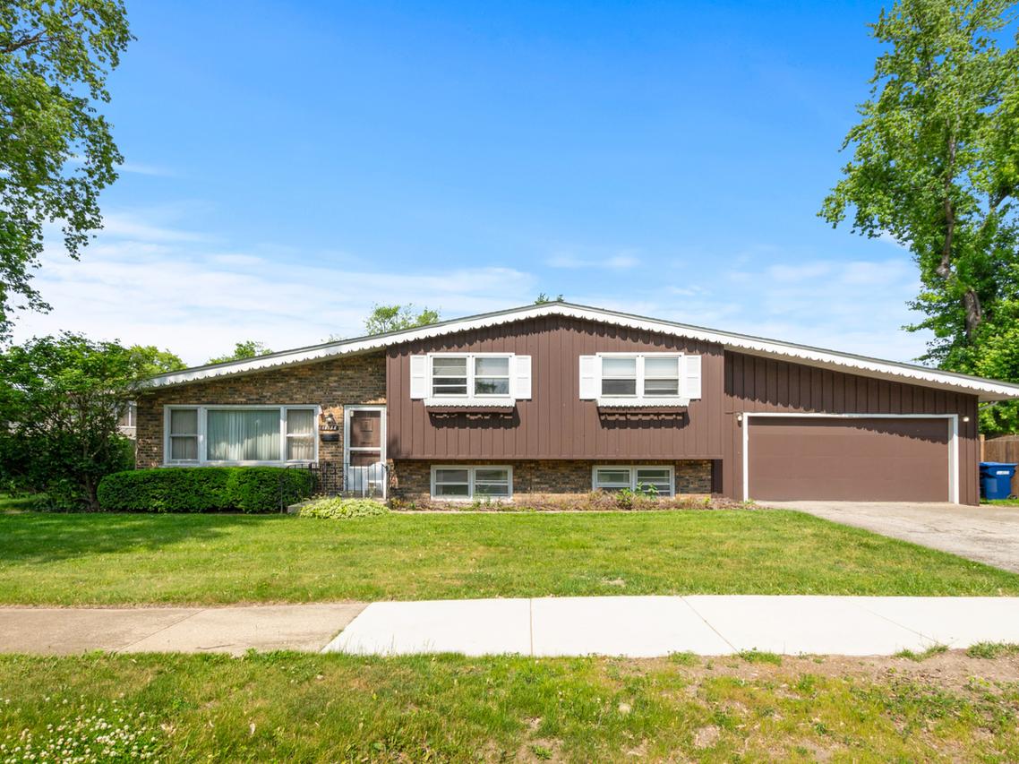 10738 S New England Ave., Worth, IL 60482