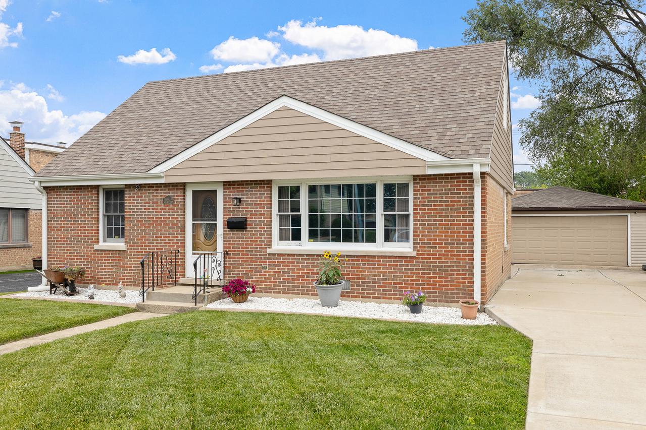 10843 Mcvicker Ave., Chicago Ridge, IL 60415