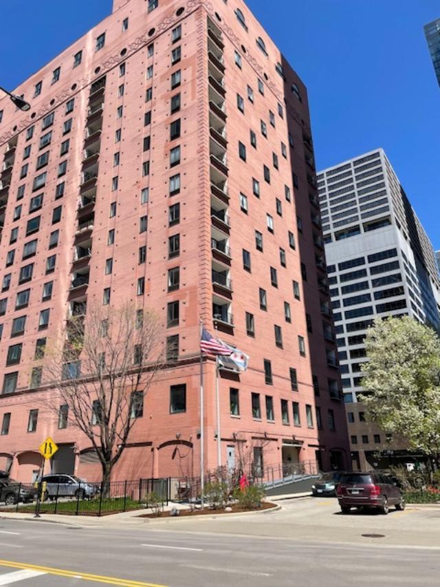 345 N Canal St. #1204, Chicago, IL 60606