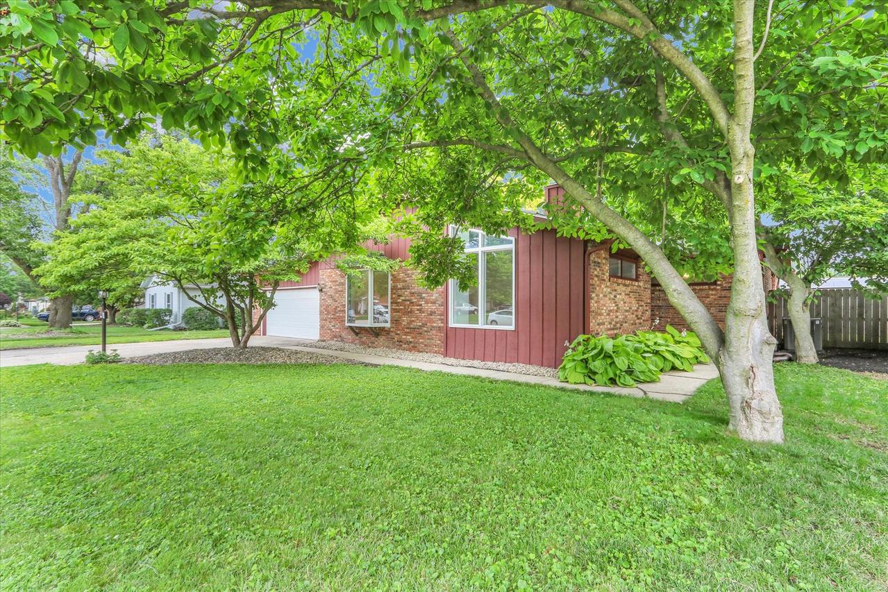 3310 Roxford Dr., Champaign, IL 61822