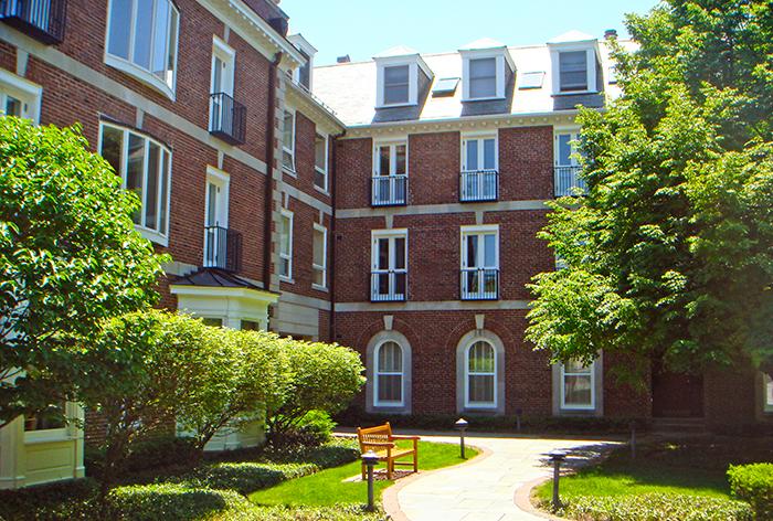 531 N Mayflower Rd., Lake Forest, IL 60045