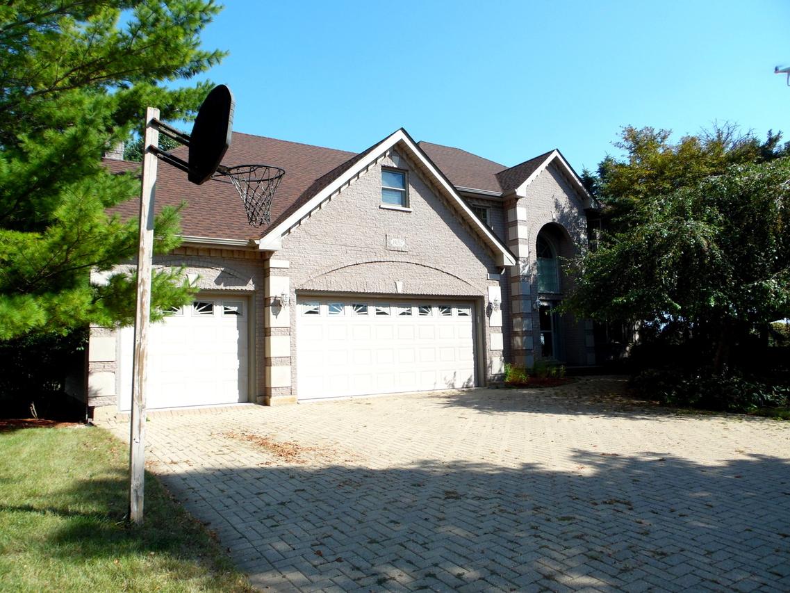 19057 S Saddlebrook Dr., Shorewood, IL 60404