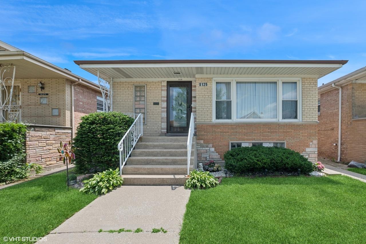 8129 S Richmond St., Chicago, IL 60652