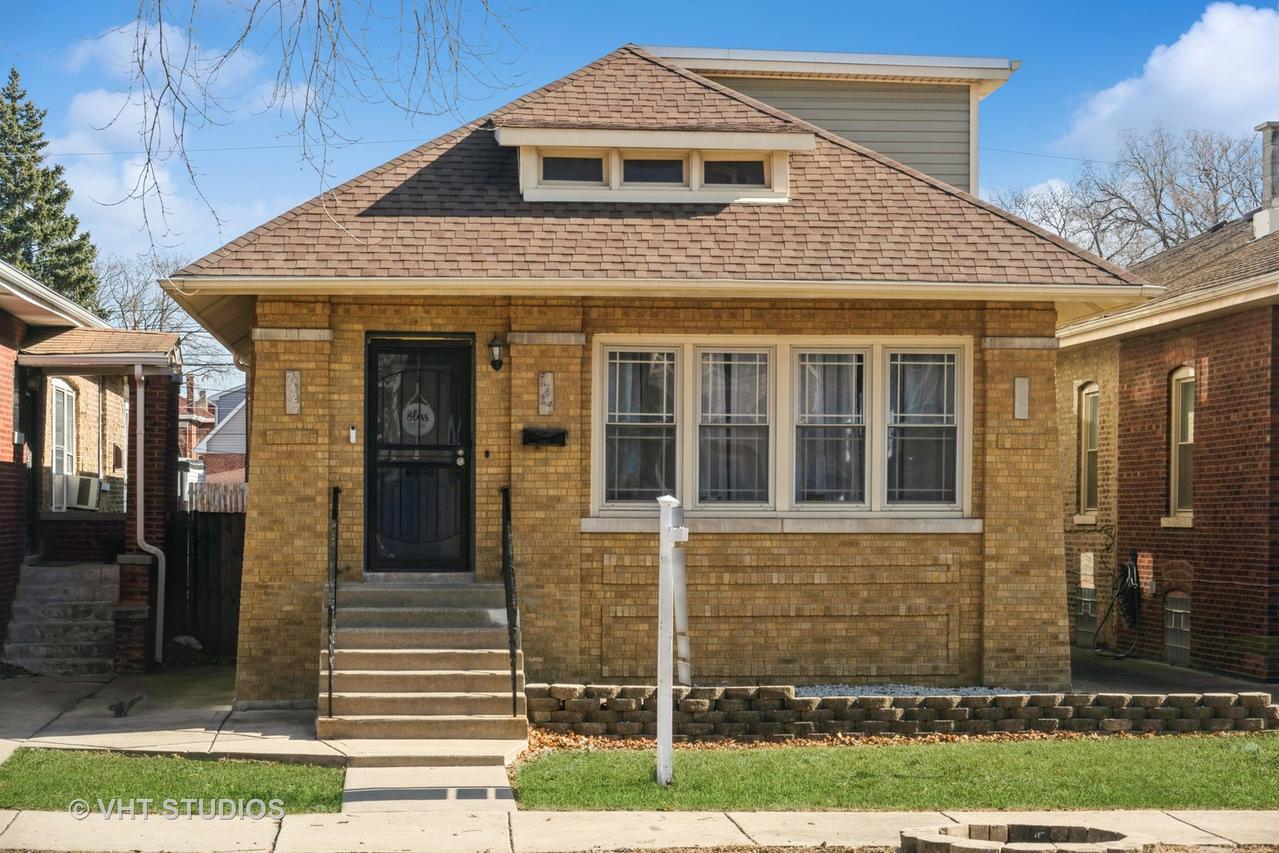7427 S Bennett Ave., Chicago, IL 60649