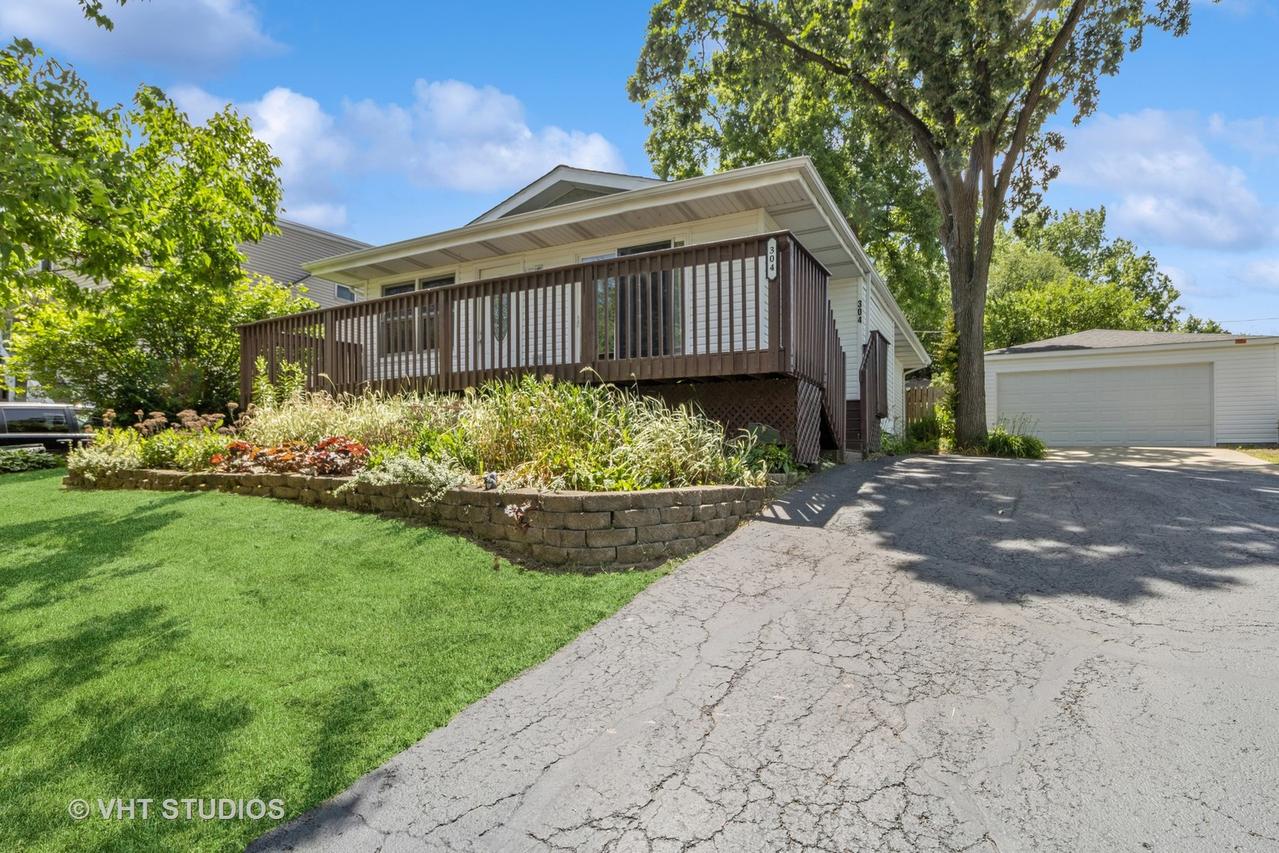 304 Pheasant Tr., Lake In The Hills, IL 60156