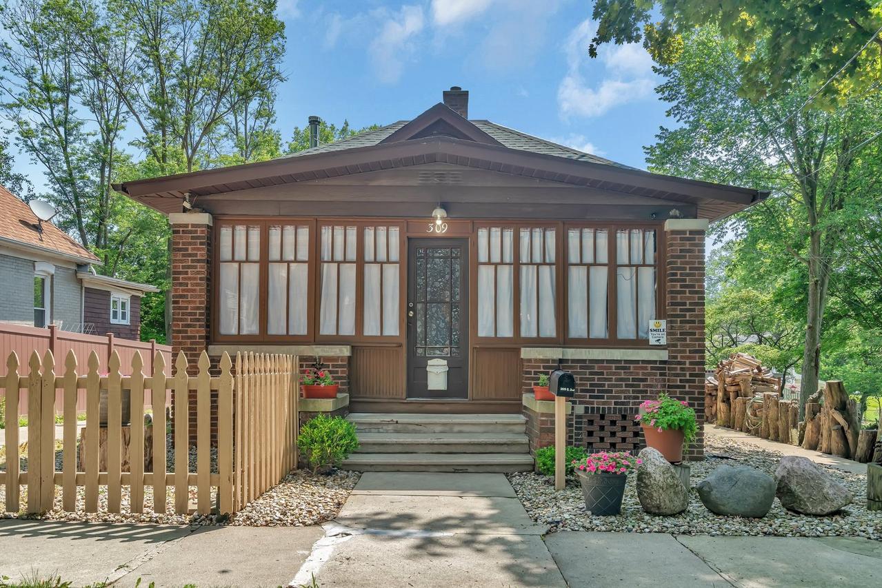 309 S 2nd Ave., Streator, IL 61364