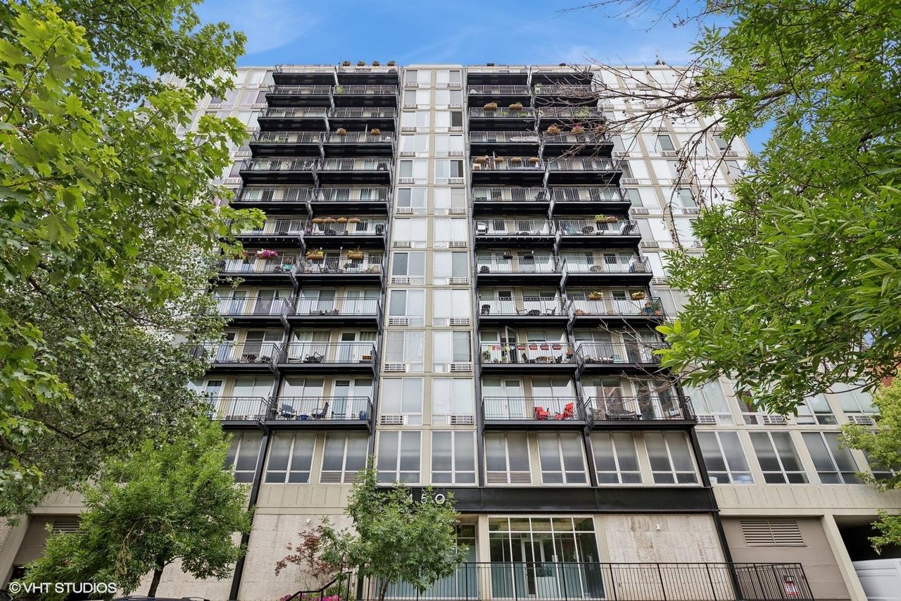 450 W Briar Pl. #12M, Chicago, IL 60657