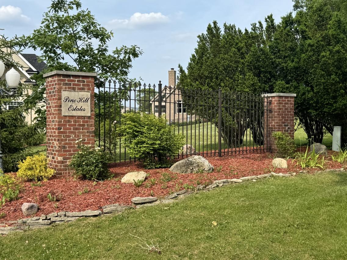 16604 Pine Hill Dr., Homer Glen, IL 60491
