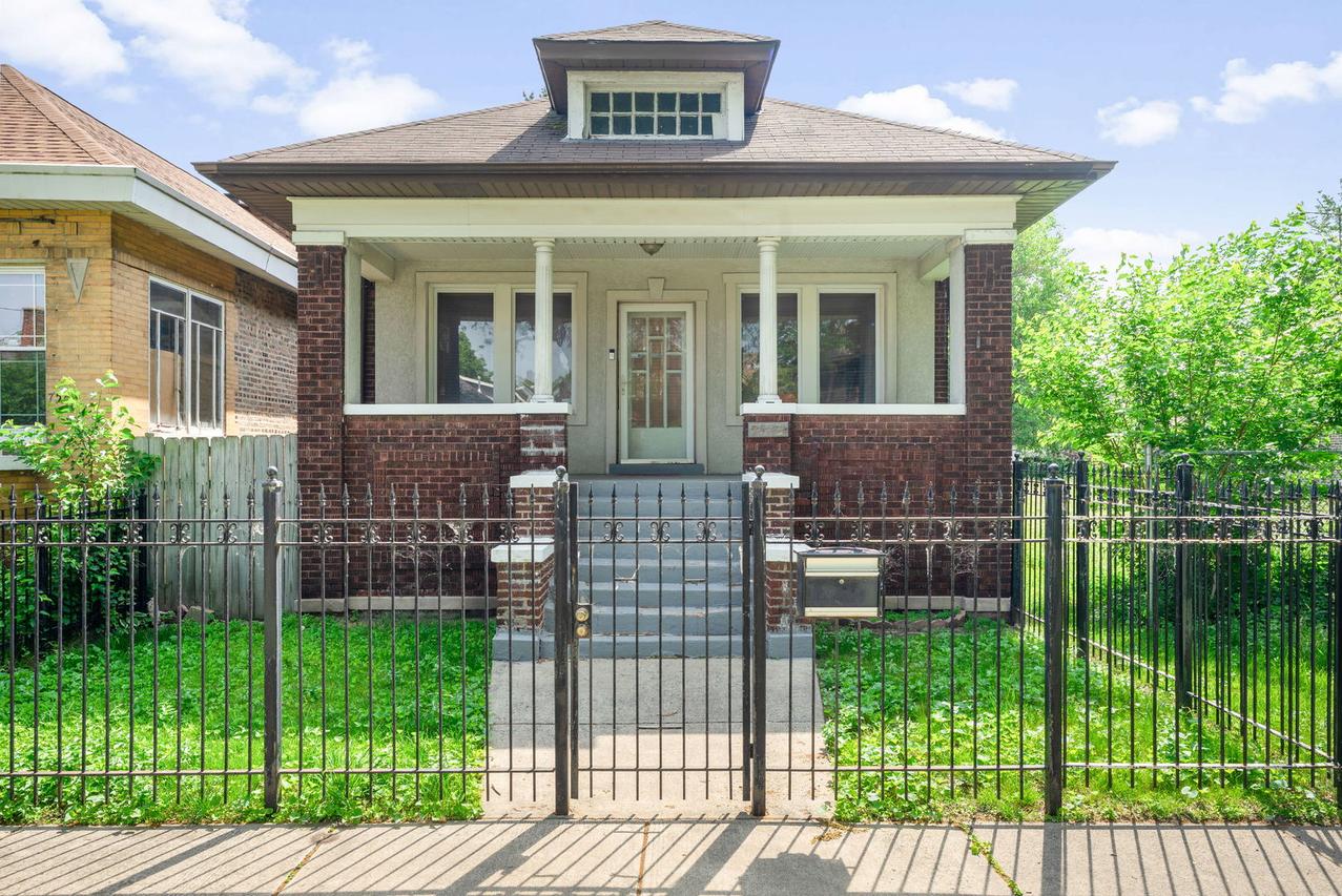 7545 S Ridgeland Ave., Chicago, IL 60649