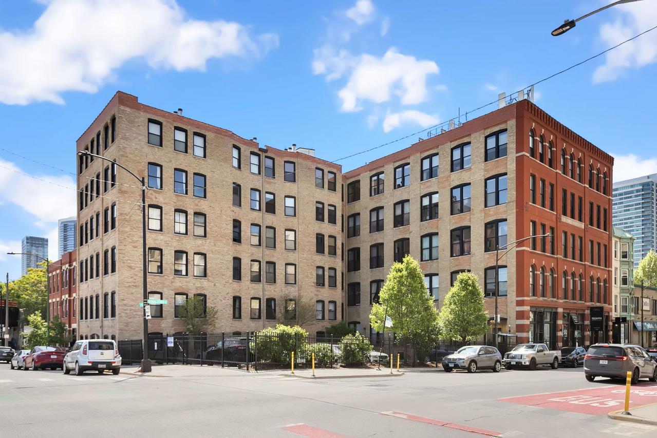 525 N Halsted St. #300, Chicago, IL 60642