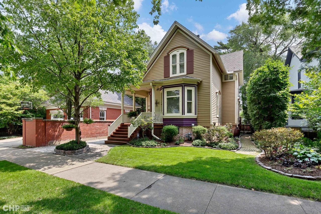 1325 Judson Ave., Evanston, IL 60201