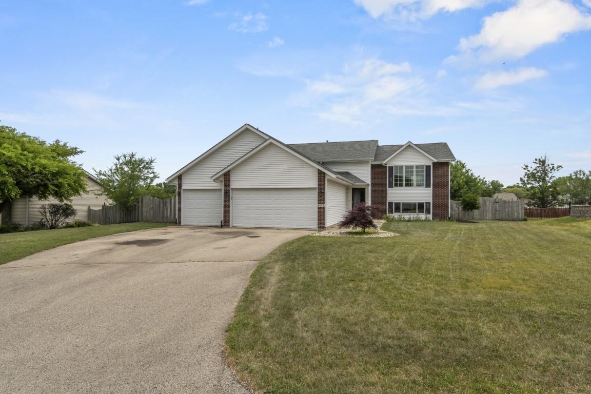 6072 Nimtz Ct., Loves Park, IL 61111