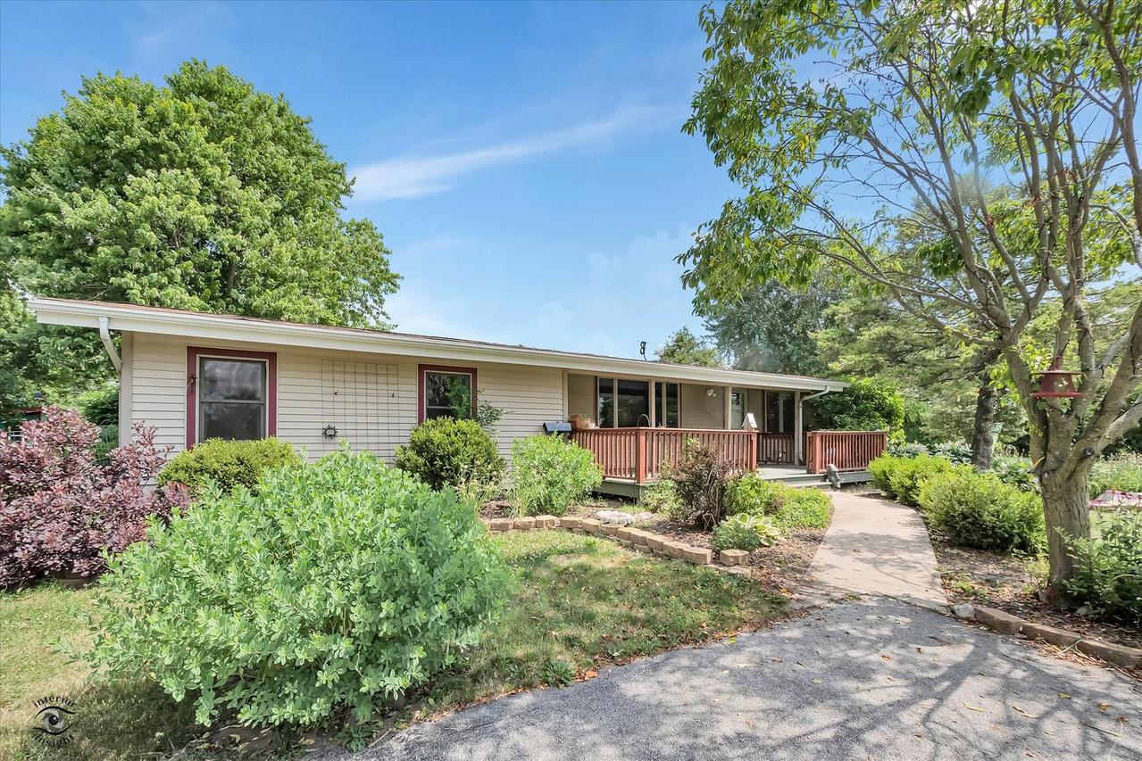 944 E County Line Rd., Beecher, IL 60401
