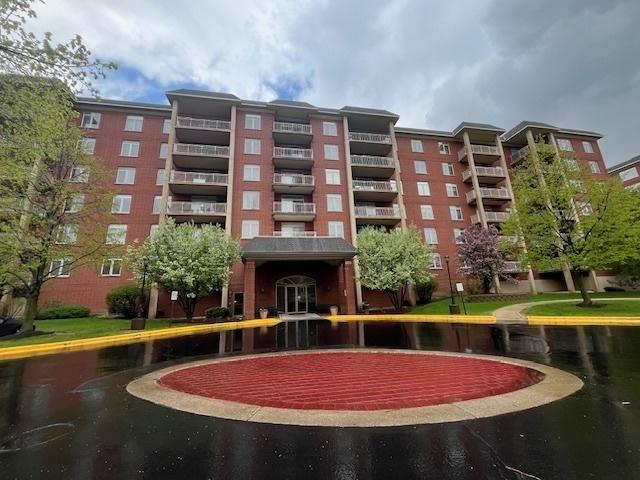 8300 Callie Ave. #504, Morton Grove, IL 60053