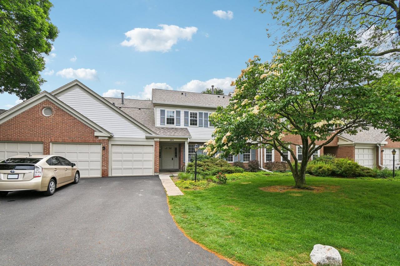 1604 Brittany Ct. #2B, Wheeling, IL 60090