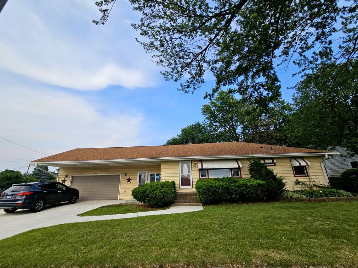 155 S Mclean Blvd., Elgin, IL 60123