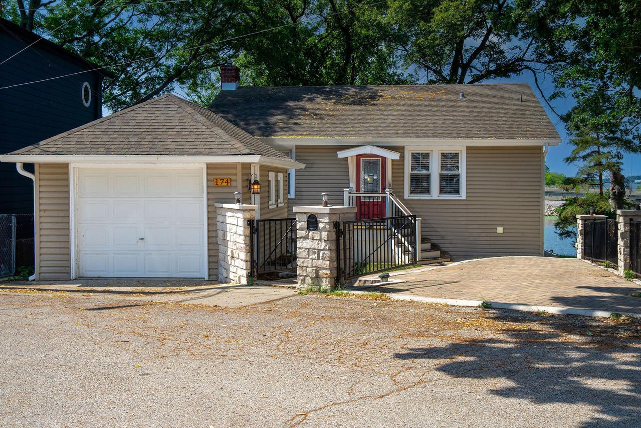 174 Riverside Island Dr., Fox Lake, IL 60020