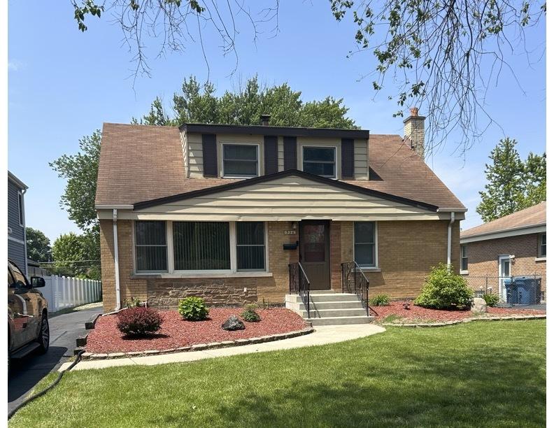 956 S Cadwell Ave., Elmhurst, IL 60126