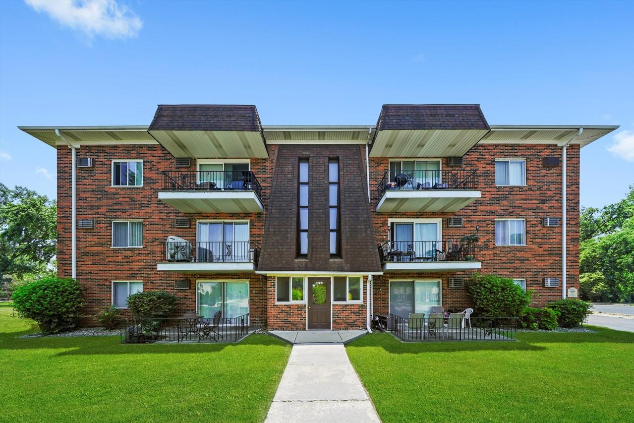 5701 W 129th St. #2B, Crestwood, IL 60418
