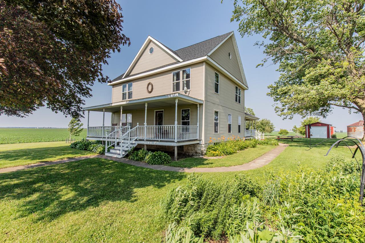4116 E 13th Rd., Earlville, IL 60518