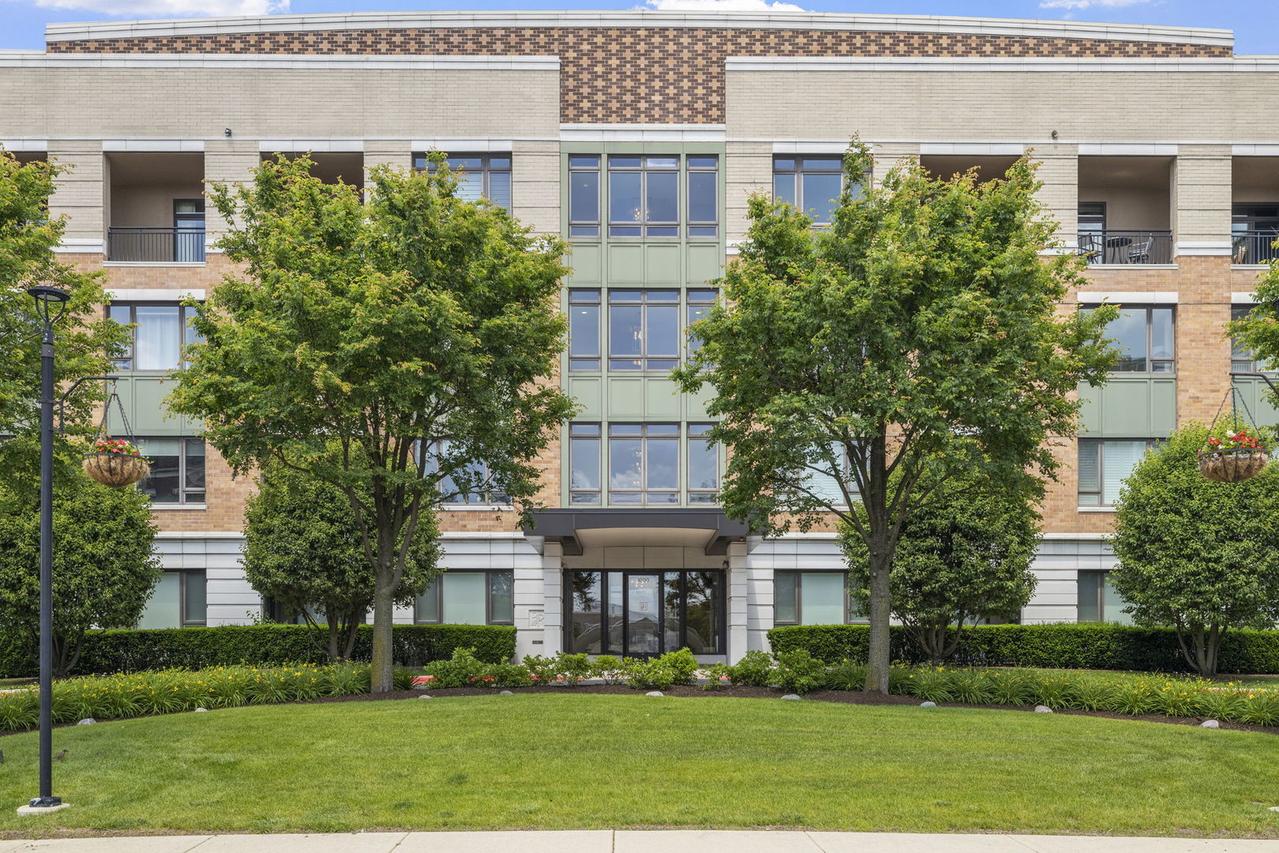 1000 Village Center Dr. #103, Burr Ridge, IL 60527