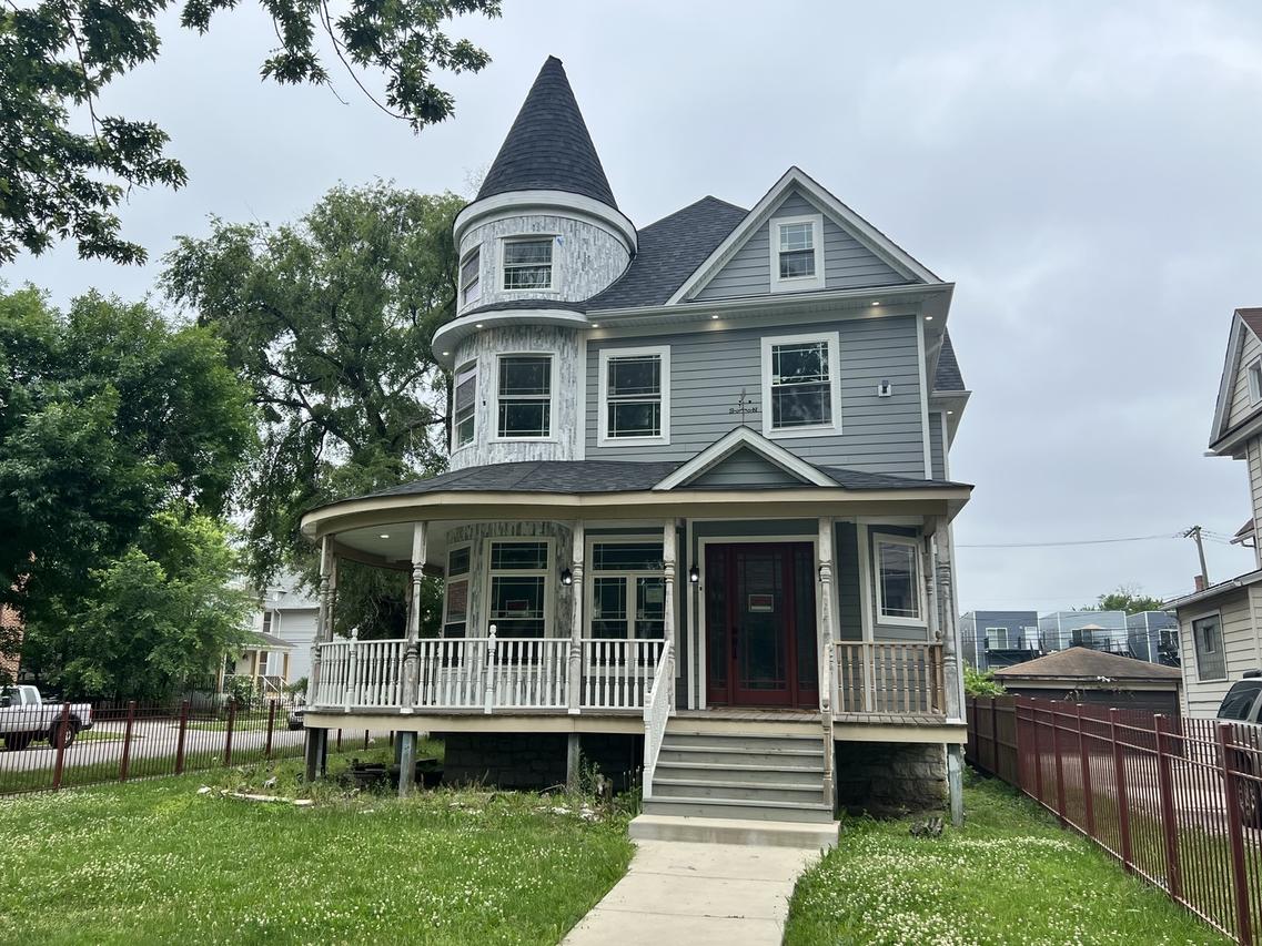 600 N Pine Ave., Chicago, IL 60644