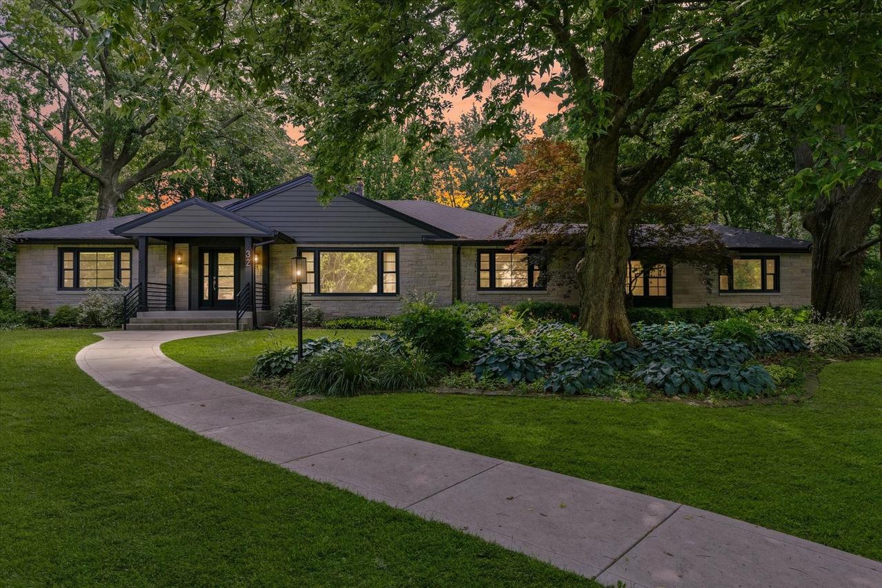 32 Greencroft Dr., Champaign, IL 61821