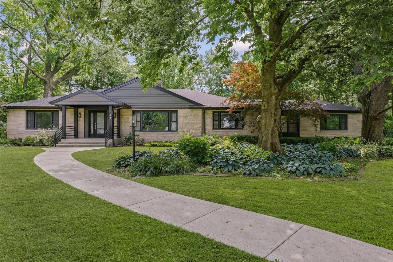 32 Greencroft Dr., Champaign, IL 61821