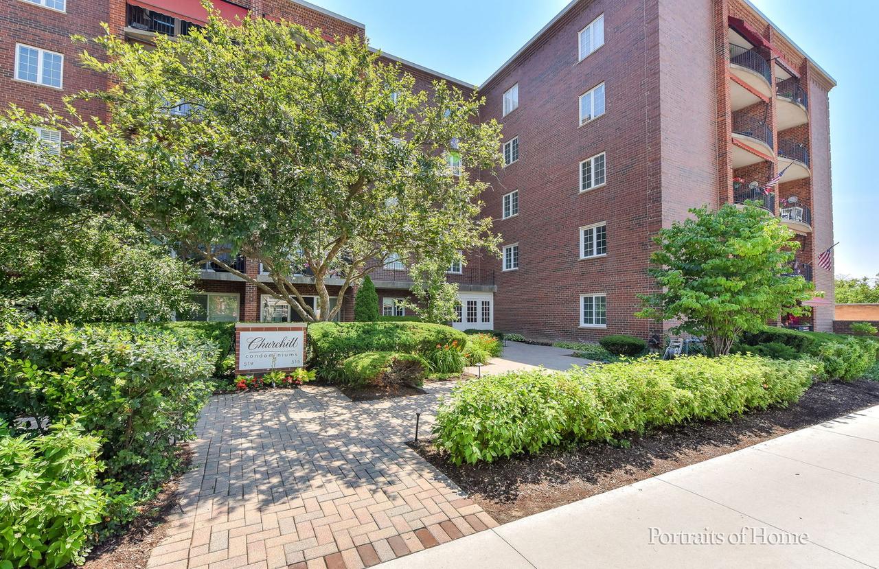 515 N Main St. #2DS, Glen Ellyn, IL 60137