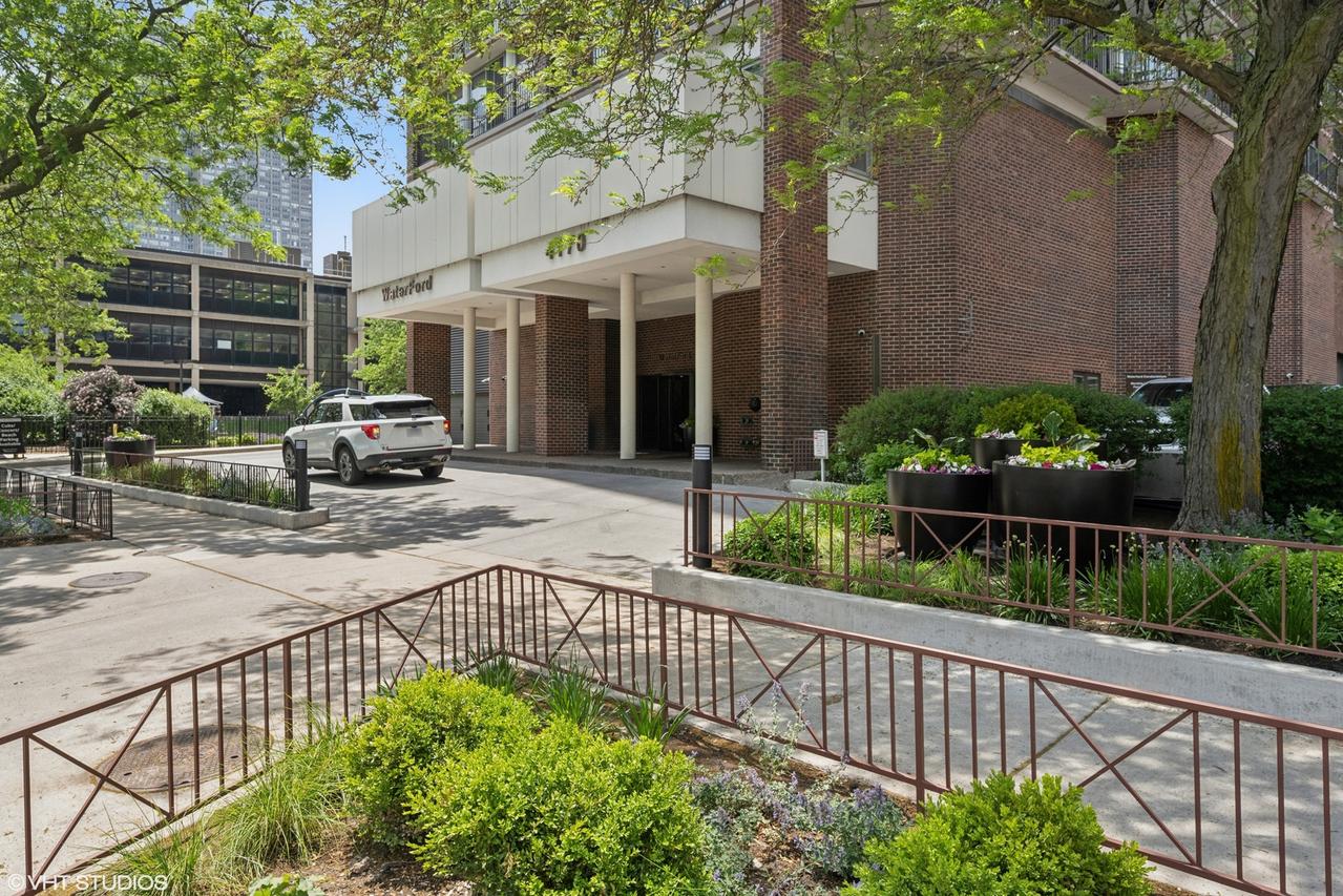 4170 N Marine Dr. #21C, Chicago, IL 60613