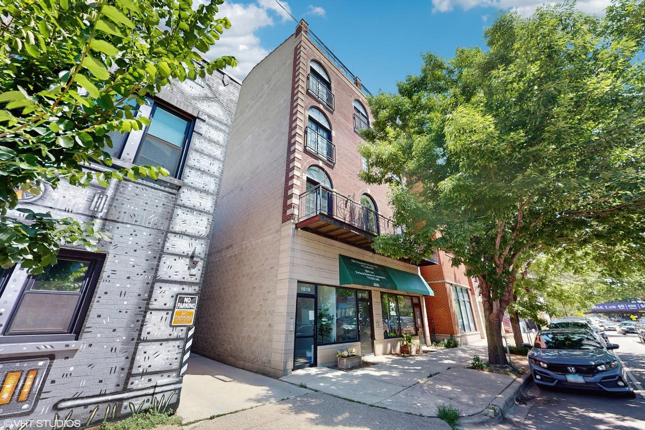 1818 W Belmont Ave. #1, Chicago, IL 60657