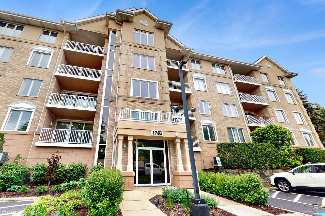 1761 Pavilion Way #506, Park Ridge, IL 60068