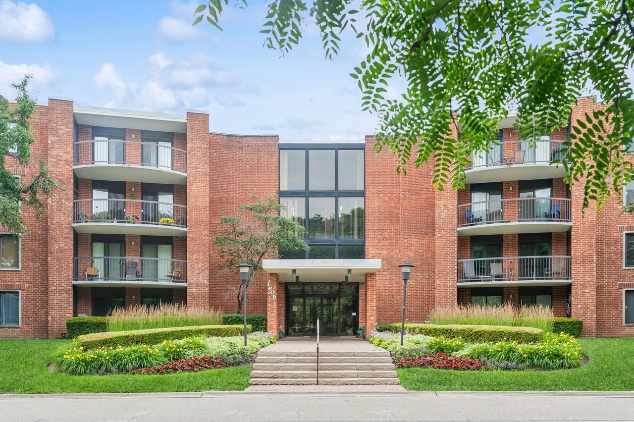 1605 E Central Rd. #411B, Arlington Heights, IL 60005