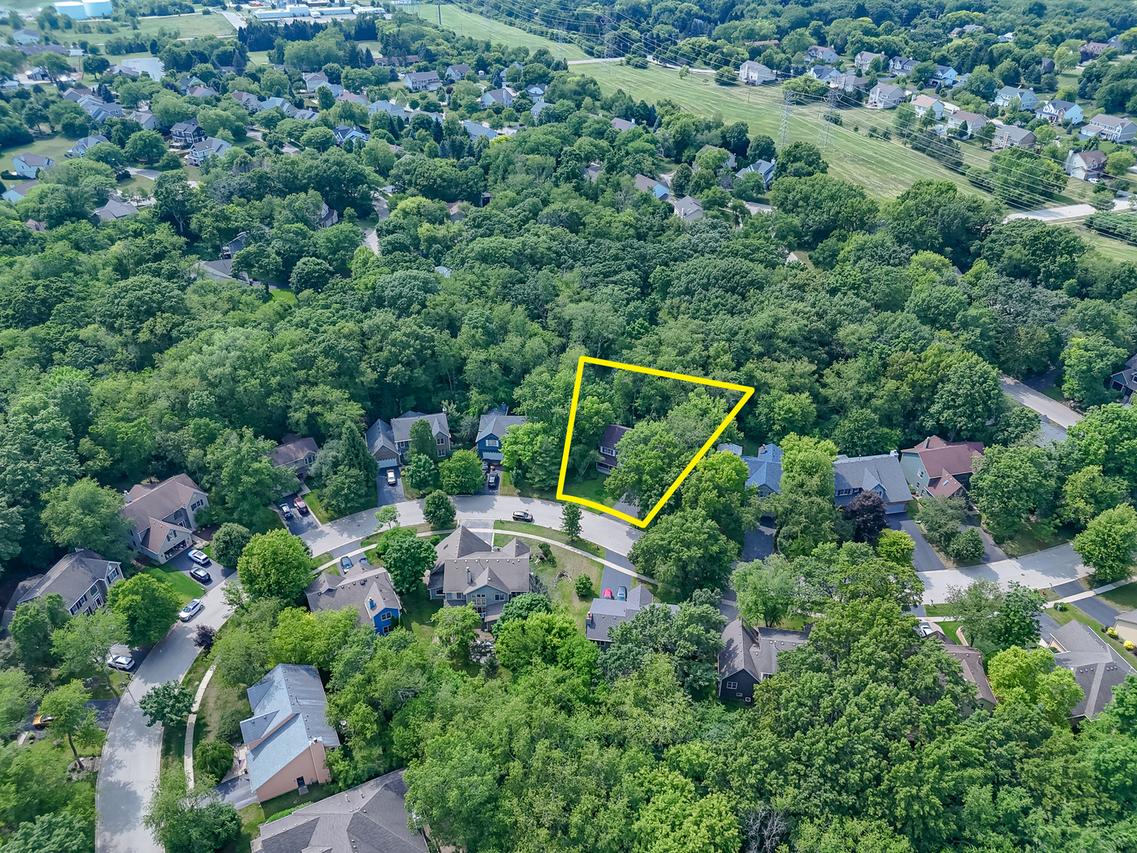 462 Kelly Ln., Crystal Lake, IL 60012