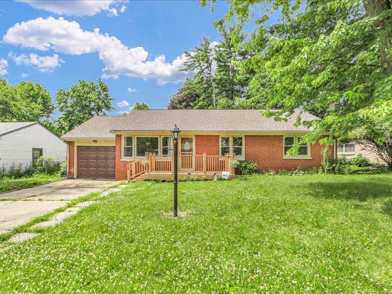 615 Breen Dr., Champaign, IL 61820